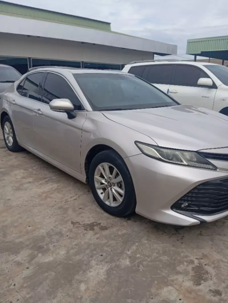 Toyota Camry   - 2020
