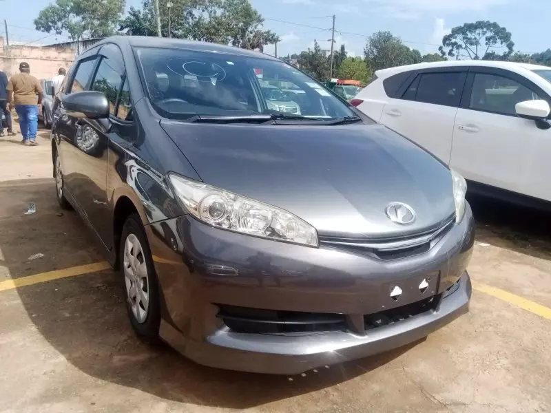 Toyota Wish   - 2012