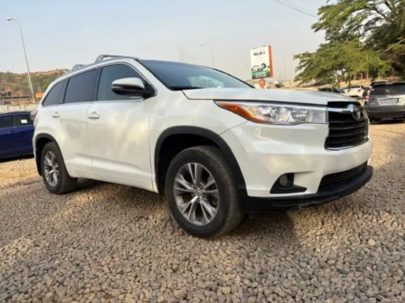 Toyota Highlander   - 2015