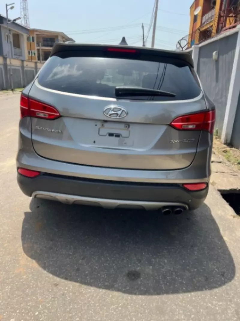 Hyundai Santa Fe   - 2014