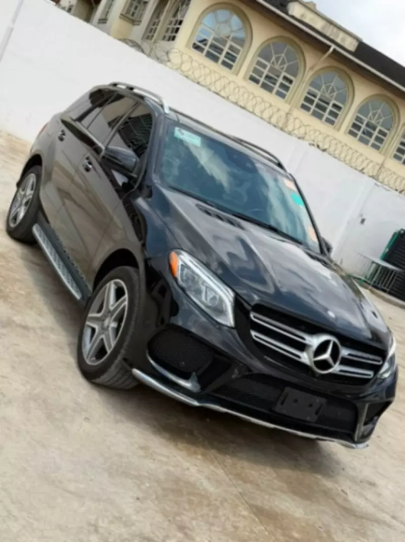 Mercedes-Benz GLE 400 - 2016