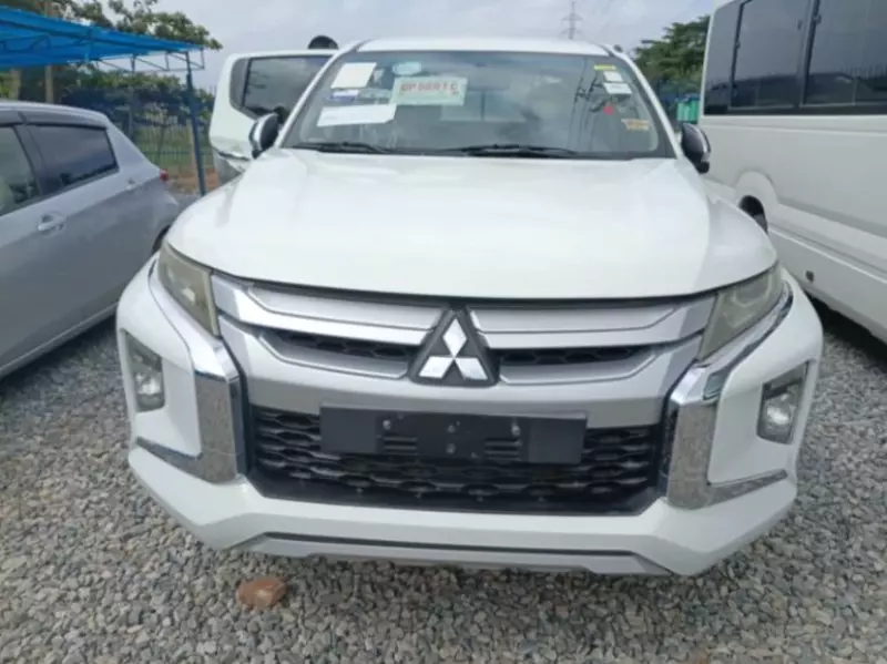 Mitsubishi L200   - 2021