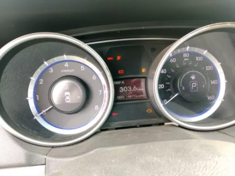 Hyundai Sonata   - 2011