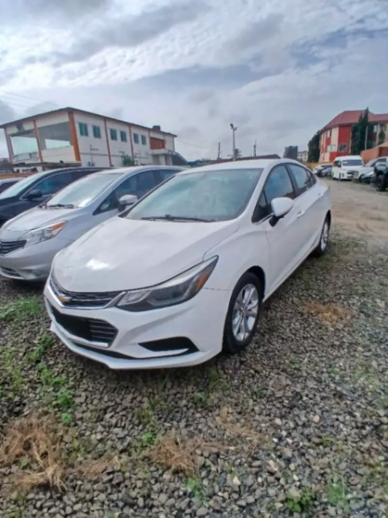 Chevrolet Cruze   - 2019