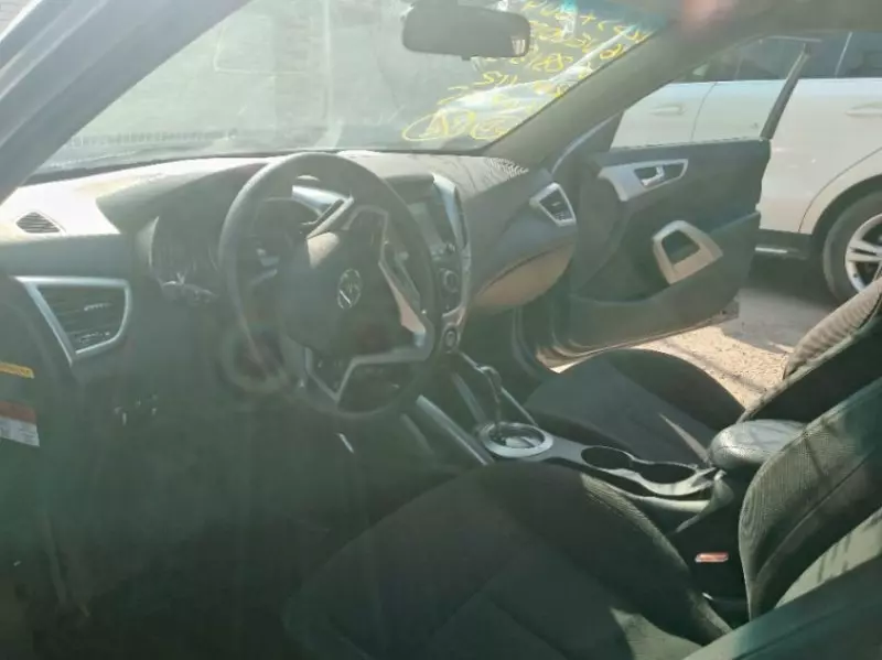 Hyundai Veloster   - 2016