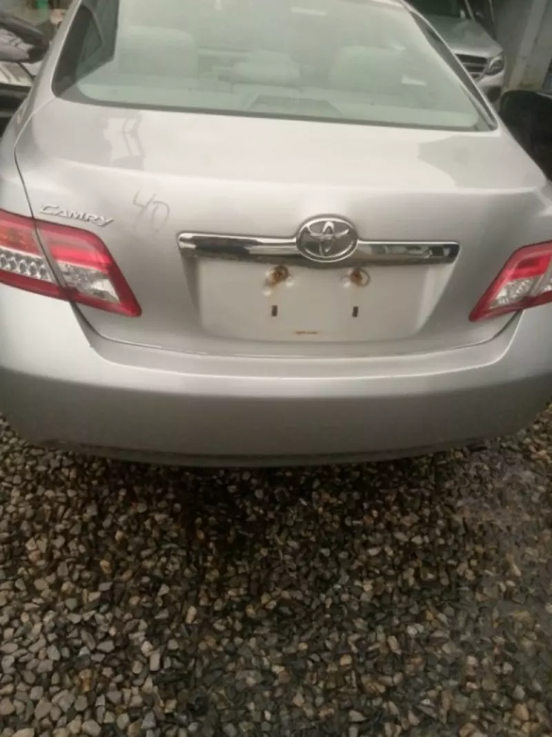TOYOTA Camry   - 2010