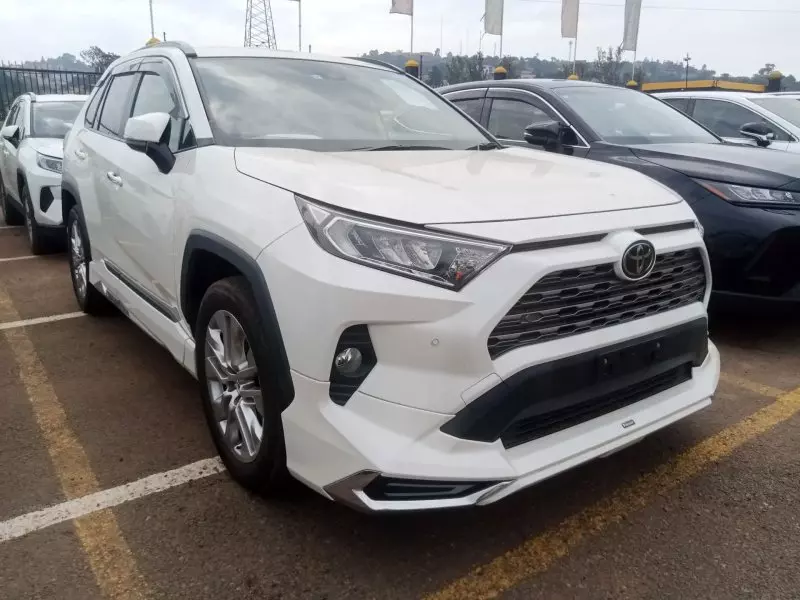 Toyota RAV 4   - 2019