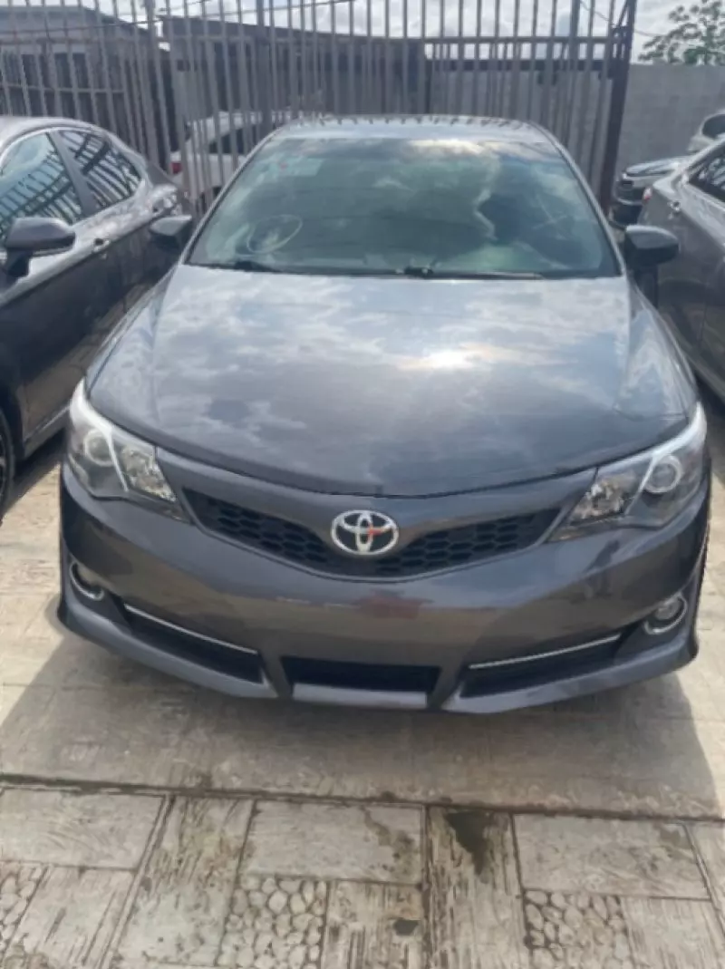 TOYOTA Camry   - 2014