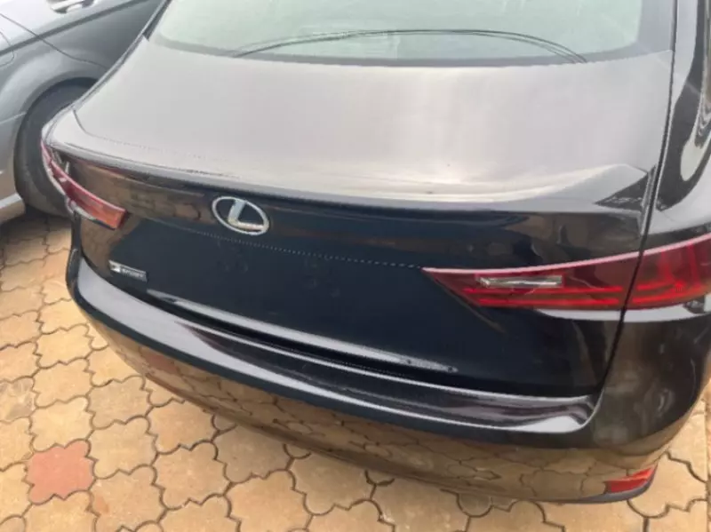 Lexus IS   - 2016