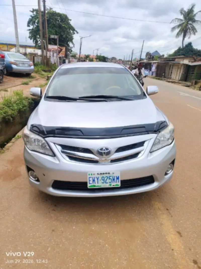 TOYOTA Corolla   - 2012