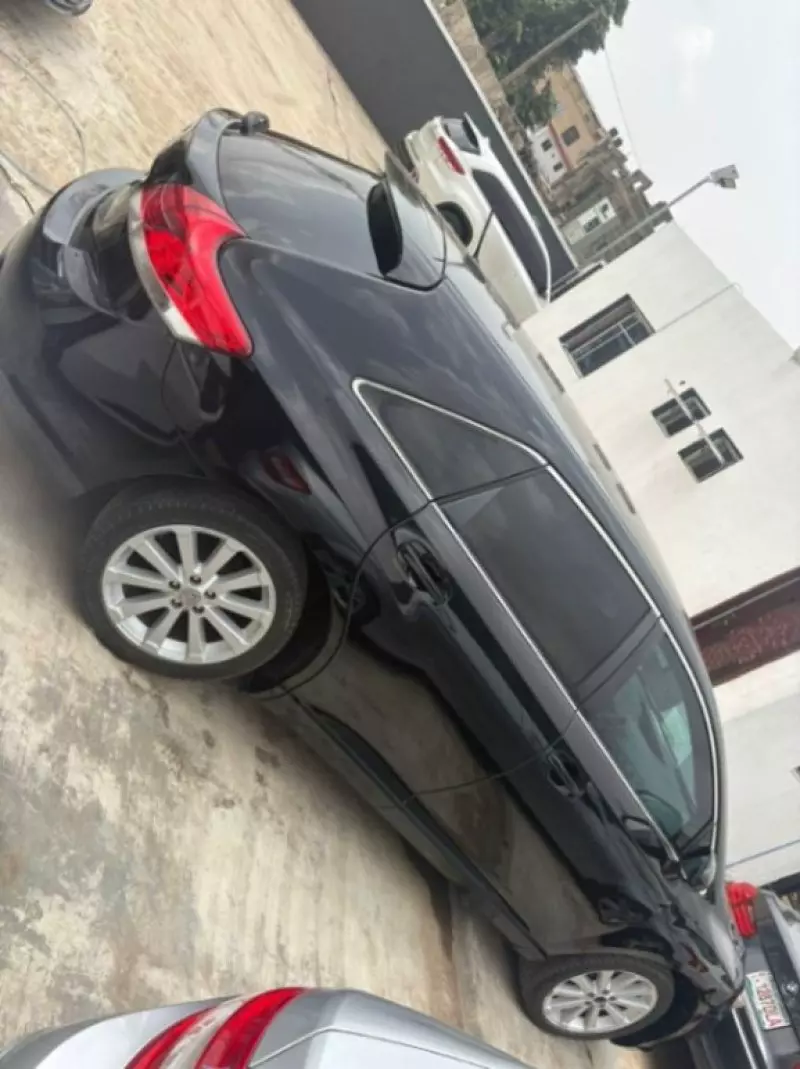 Toyota Venza   - 2011