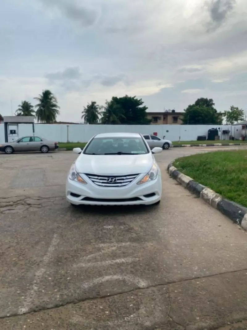 Hyundai Sonata - 2013