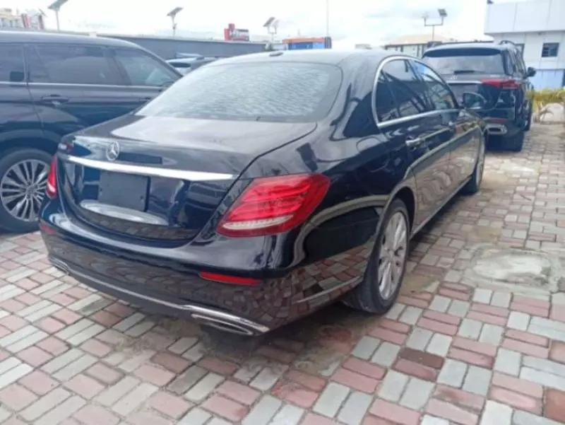 Mercedes-Benz E 300   - 2017