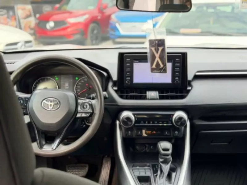 Toyota RAV 4   - 2021