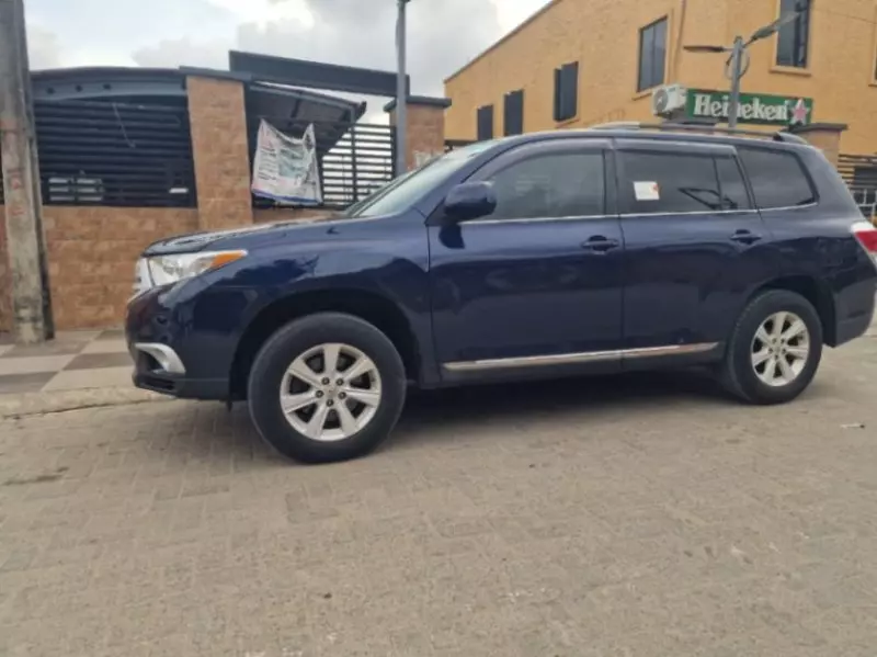 Toyota Highlander   - 2013