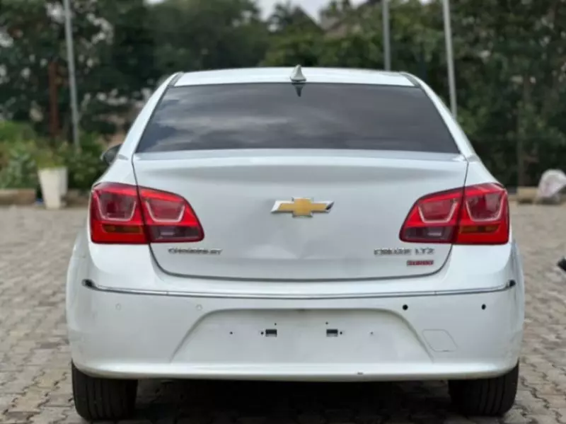 Chevrolet Cruze   - 2015