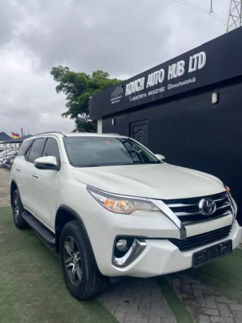 Toyota Fortuner   - 2018