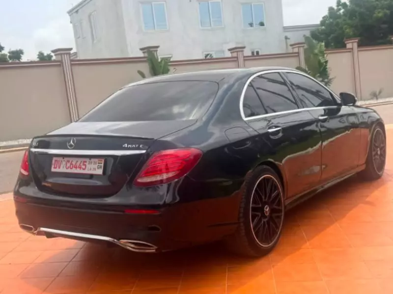 Mercedes-Benz E 300   - 2017