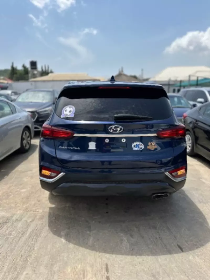 Hyundai Santa Fe   - 2019