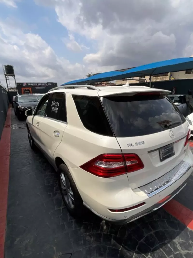 Mercedes-Benz ML 350   - 2012