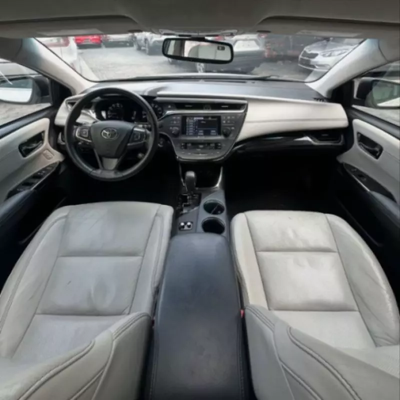 Toyota Avalon   - 2013