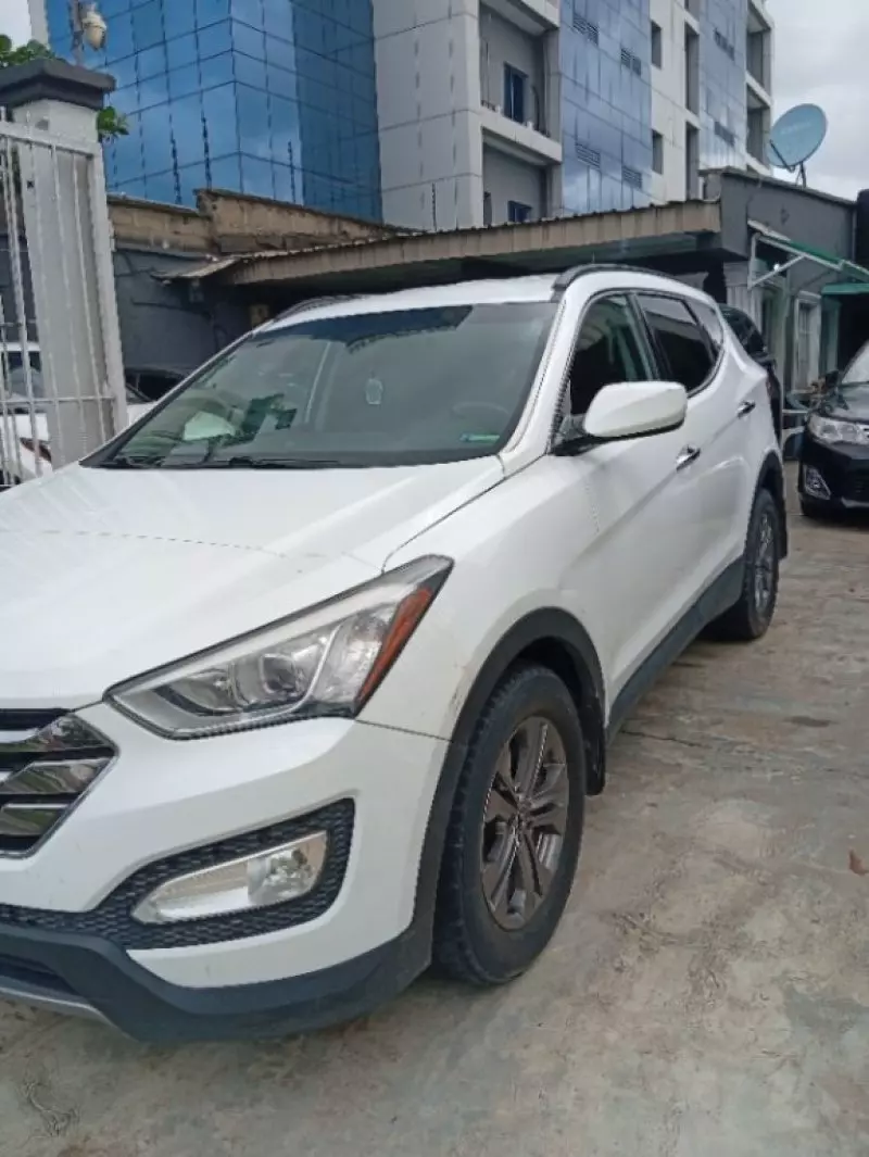Hyundai Sonata - 2012