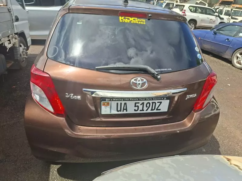 Toyota Vitz   - 2011
