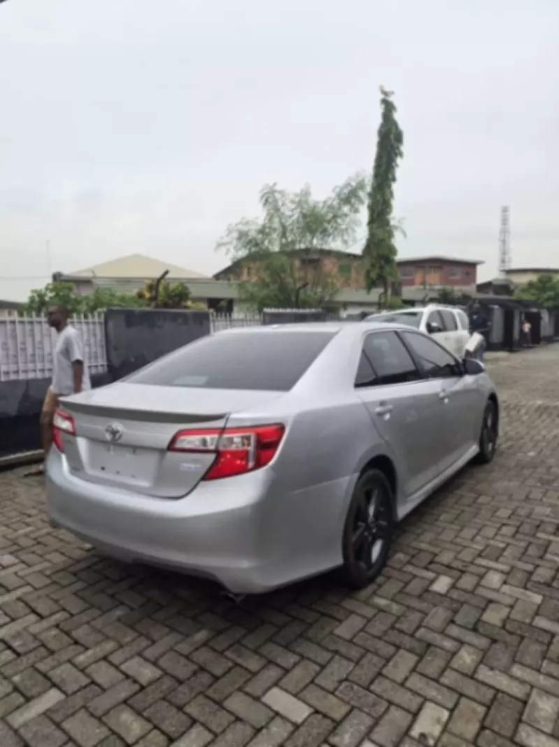 TOYOTA Camry   - 2013