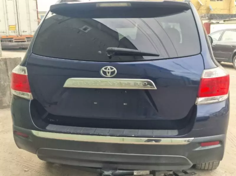 Toyota Highlander   - 2013