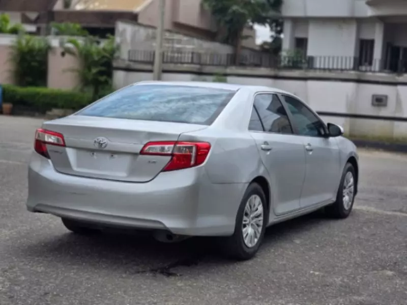 TOYOTA Camry   - 2012