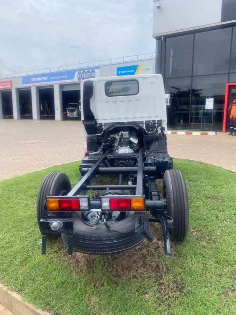 Mitsubishi Fuso Canter   - 2025