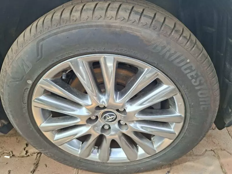 Toyota Harrier   - 2017