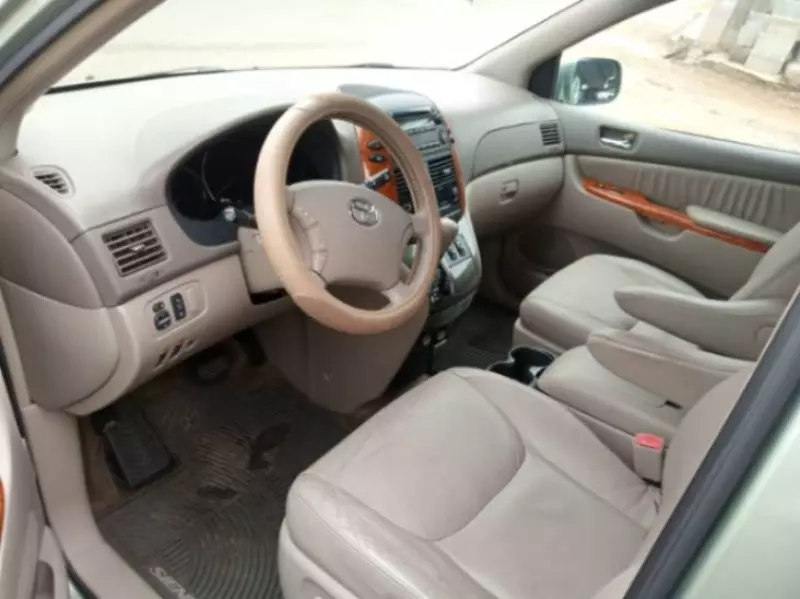 TOYOTA Sienna   - 2008
