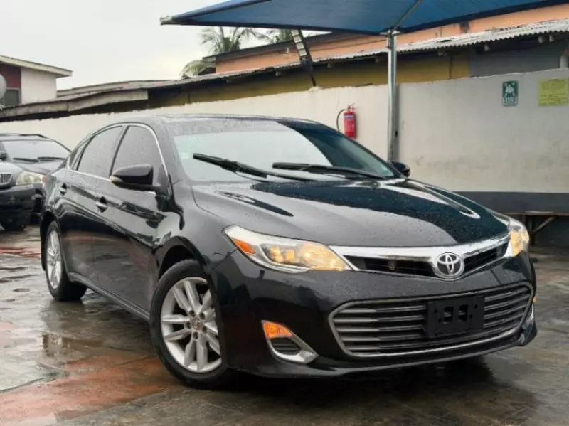 Toyota Avalon - 2013
