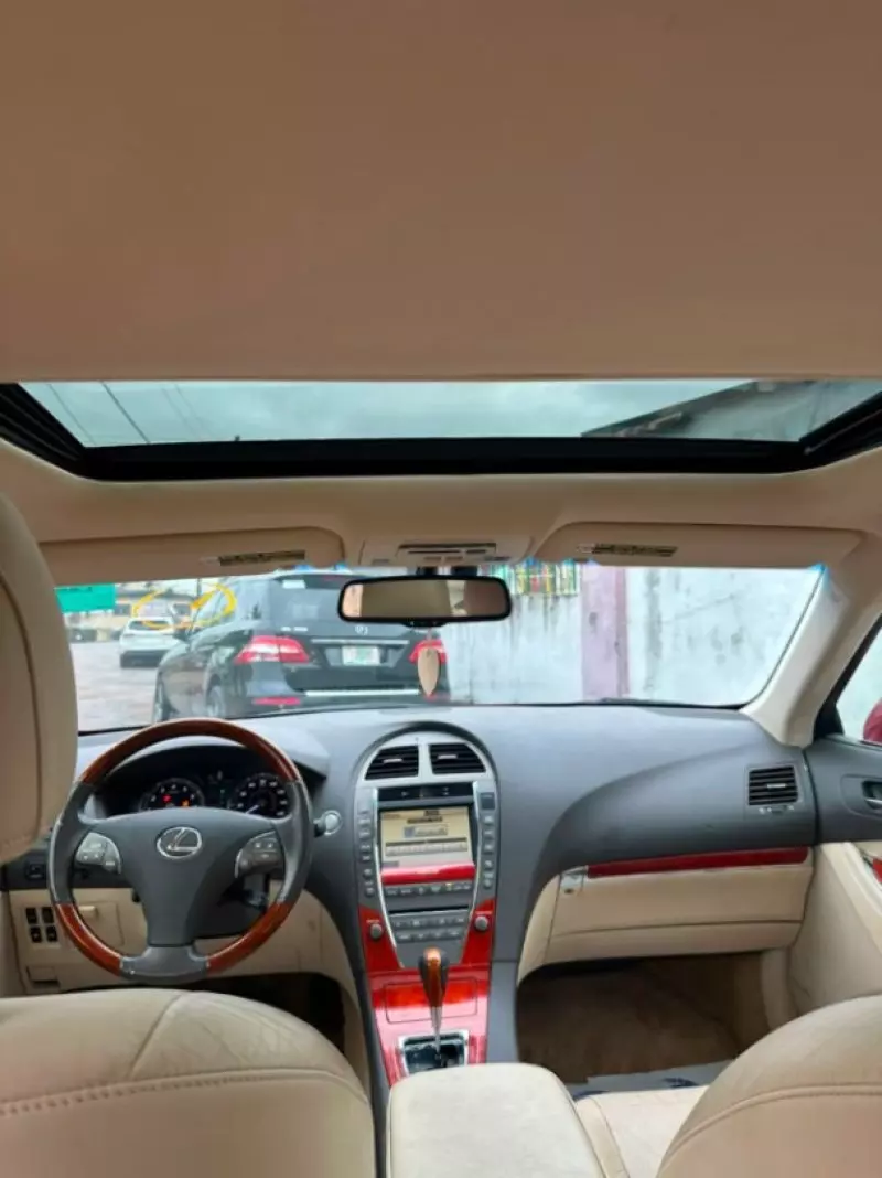 Lexus ES   - 2011