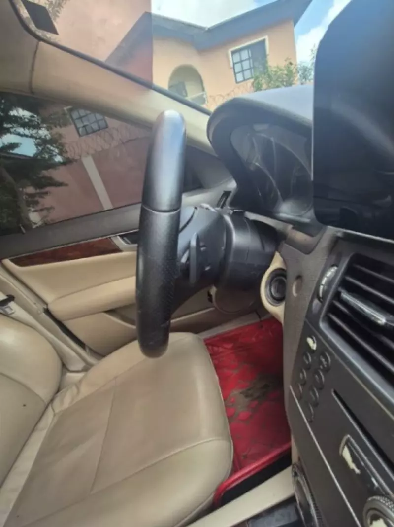 Mercedes-Benz C-Class   - 2011