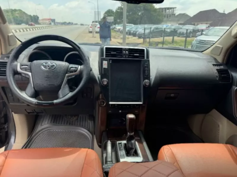 Toyota Prado   - 2010