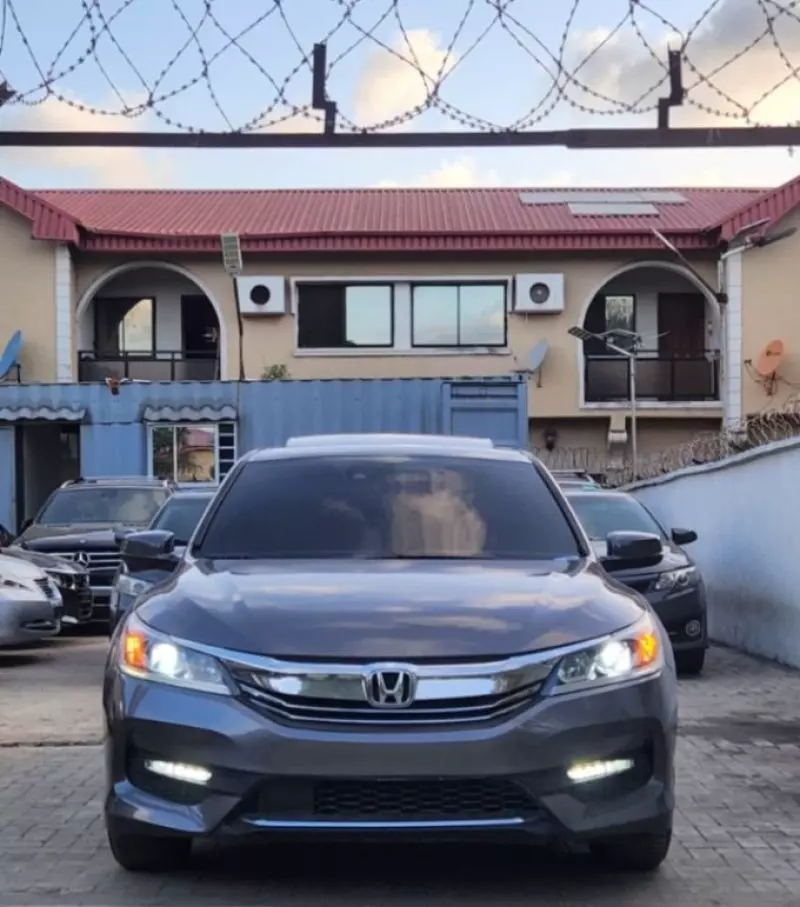 Honda Accord   - 2016