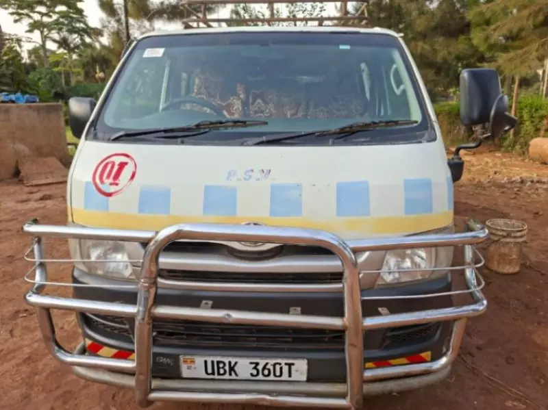 Toyota Hiace   - 2010
