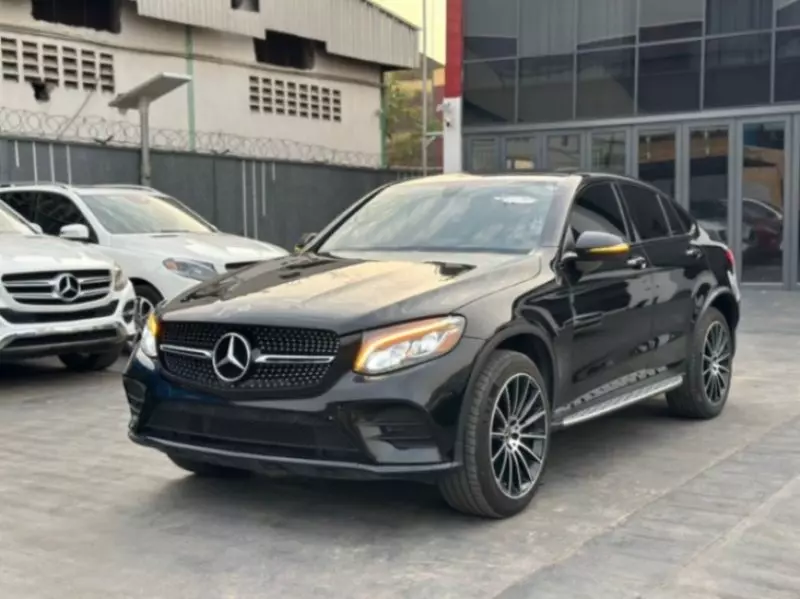 Mercedes-Benz GLC 300   - 2017