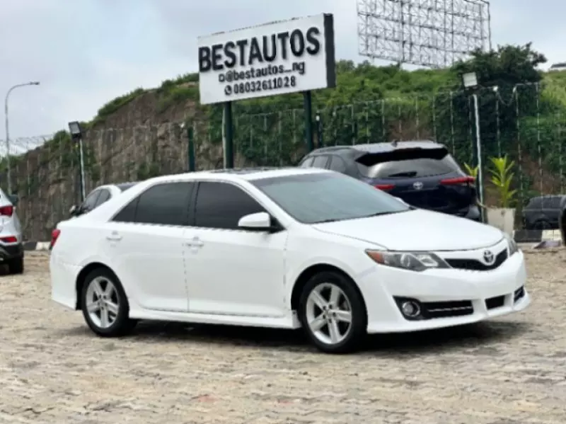 TOYOTA Camry   - 2012