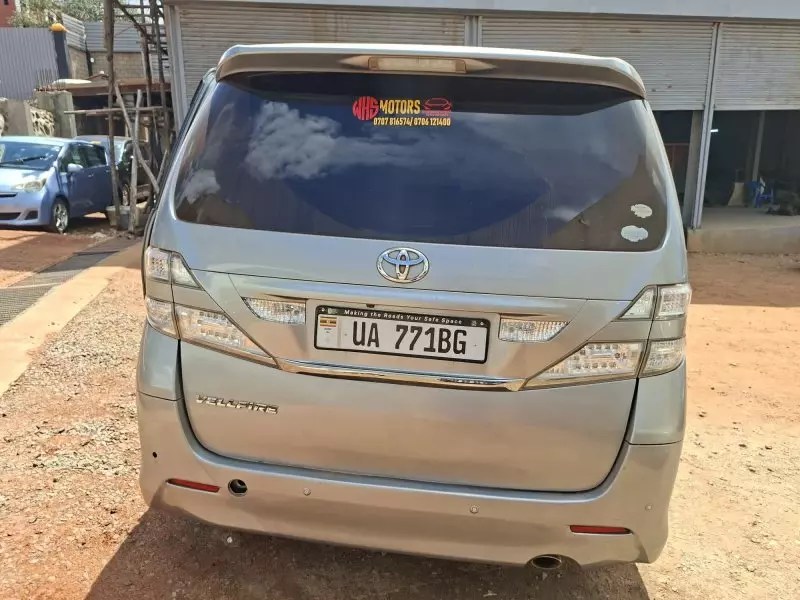Toyota Vellfire    - 2010