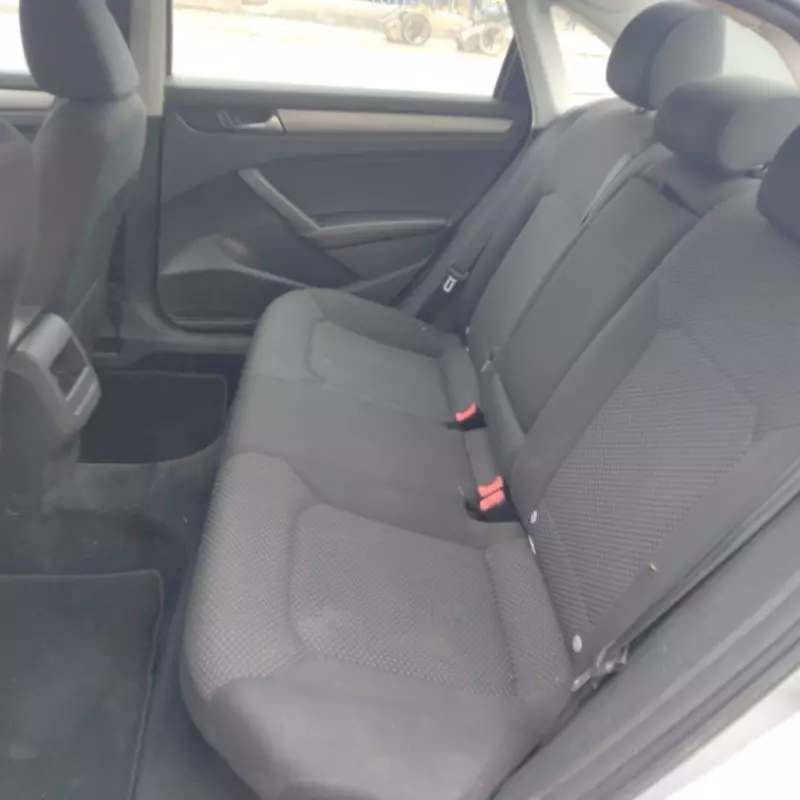 Volkswagen Passat   - 2013