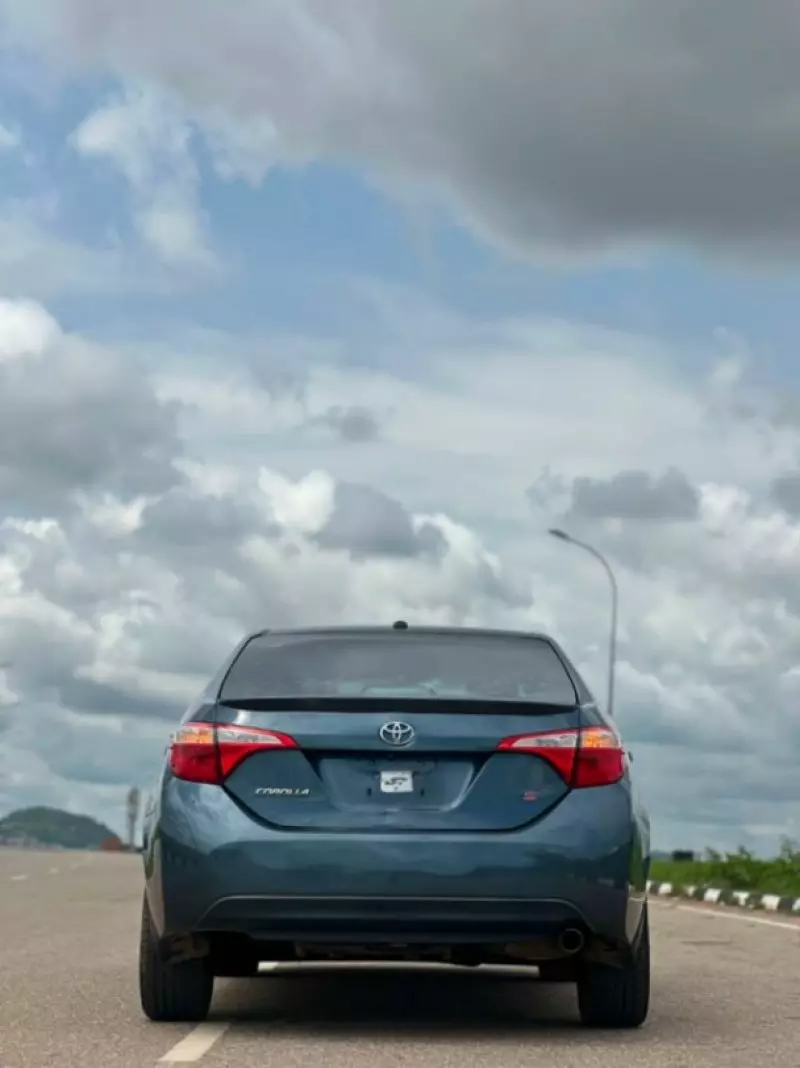 TOYOTA Corolla   - 2015