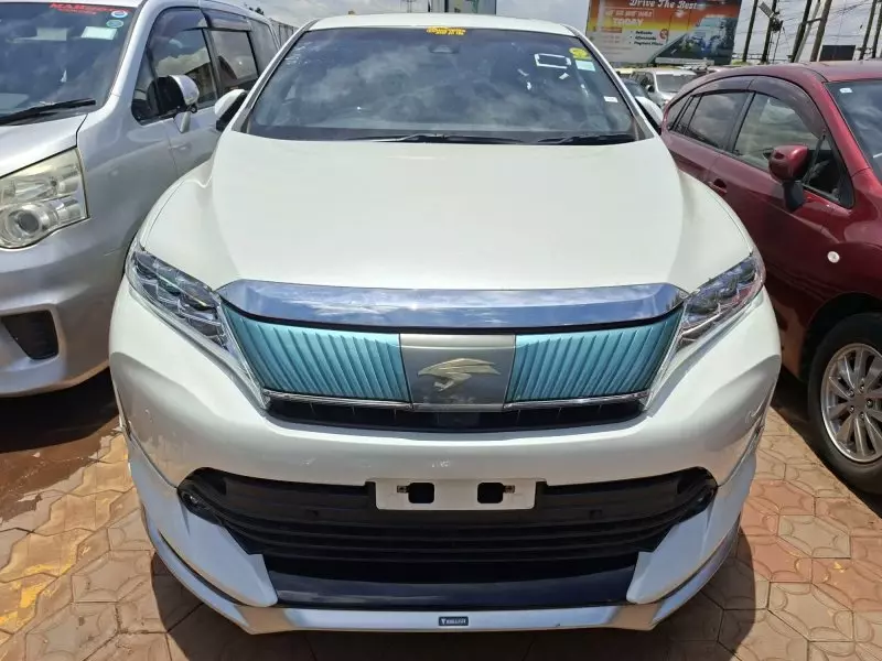 Toyota Harrier   - 2018