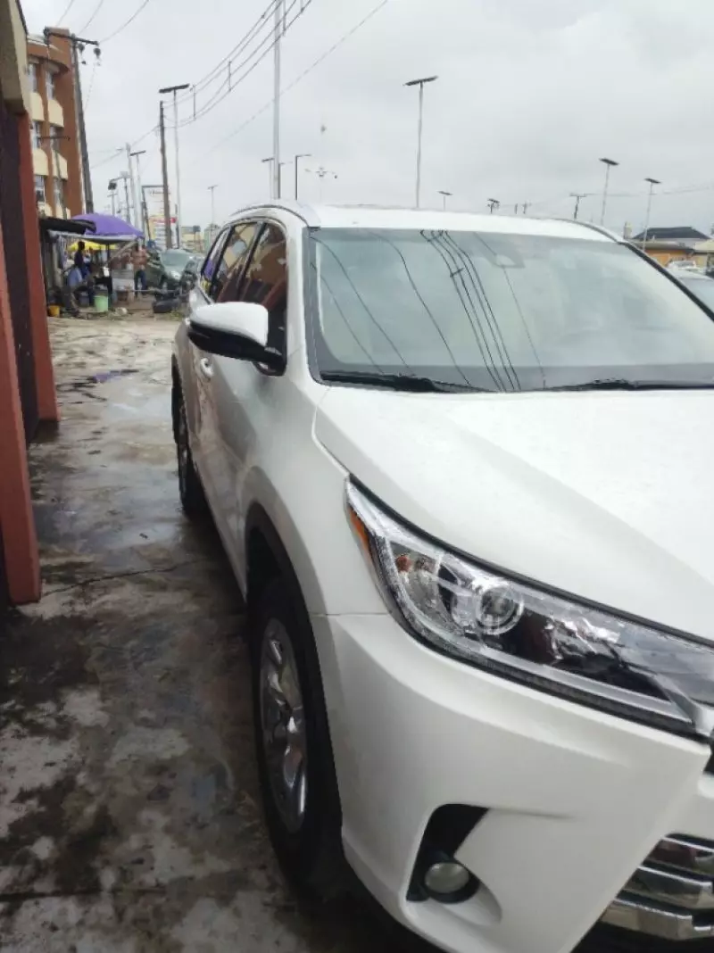 TOYOTA Highlander   - 2018