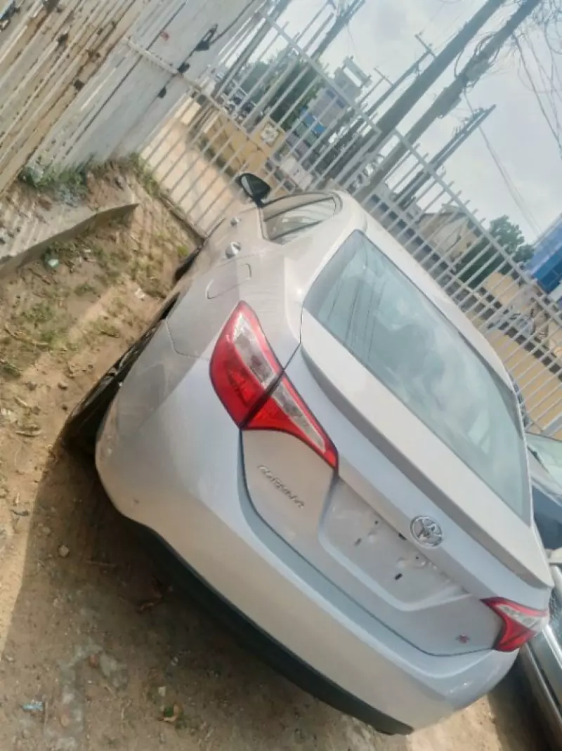 Toyota Corolla   - 2014