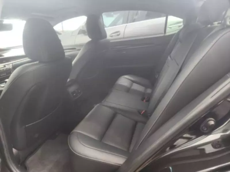 Lexus ES   - 2017