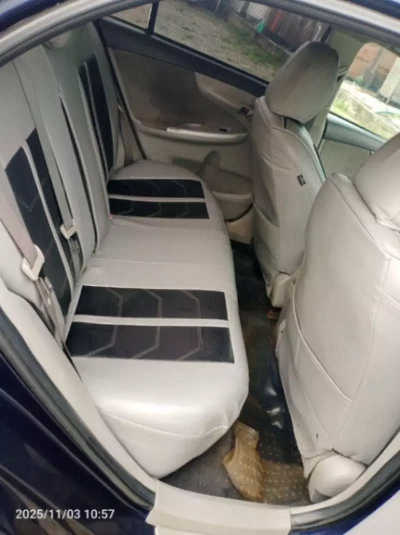 Toyota Camry   - 2012