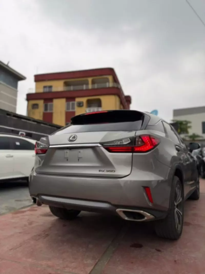 Lexus RX   - 2017